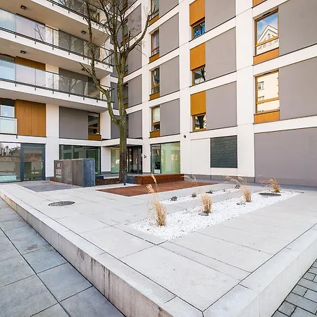 Rent Like - Jaktorowska 5 *